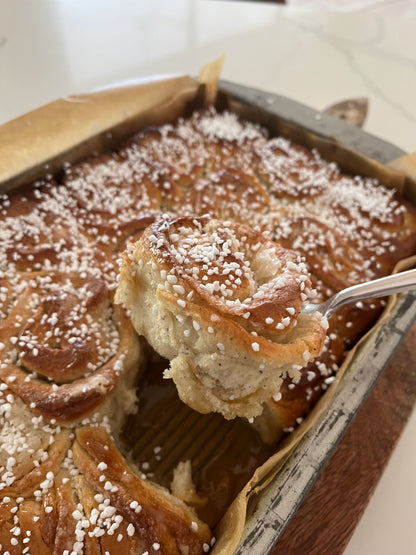 Vanilla Sticky Morning Buns (12 rolls)